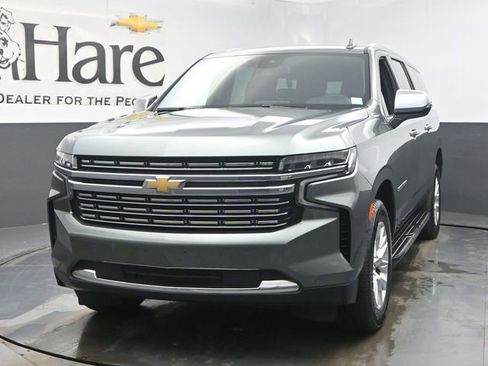 Used 2023 Chevrolet Suburban Premier image 7