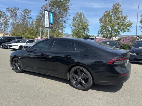 Used 2025 Honda Accord Sport image 4