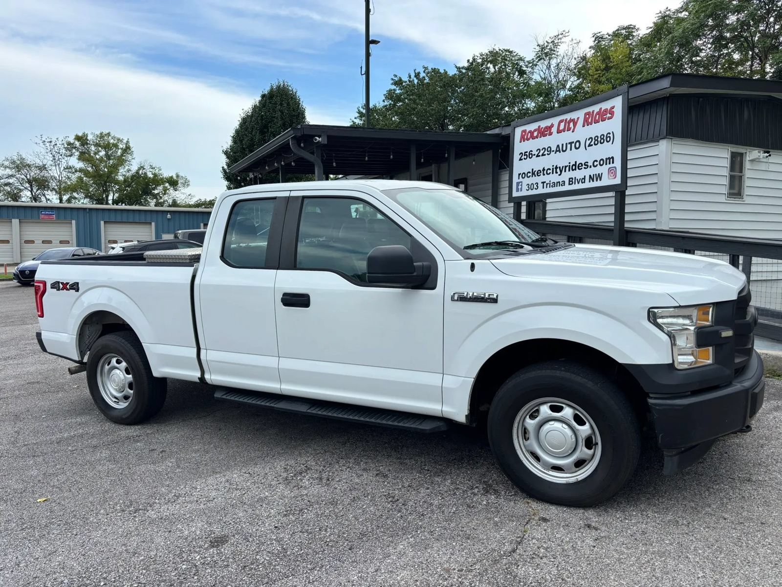 Used 2017 Ford F150 XL w/ Equipment Group 101A Mid AWD/4WD image 1