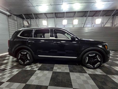 Used 2023 Kia Telluride S w/ S Sunroof Package image 9