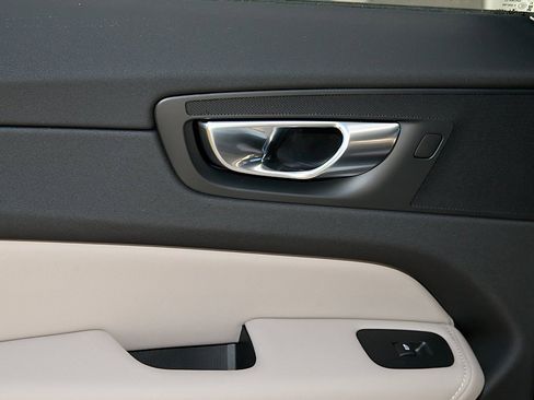 New 2026 Volvo XC60 B5 Plus w/ Protection Package Premier image 17