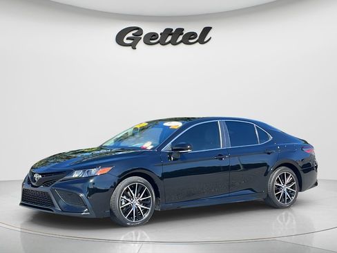 Used 2024 Toyota Camry SE w/ Convenience Package FWD image 1
