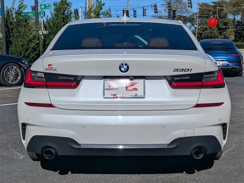 Used 2022 BMW 330i Sedan w/ M Sport Package image 28