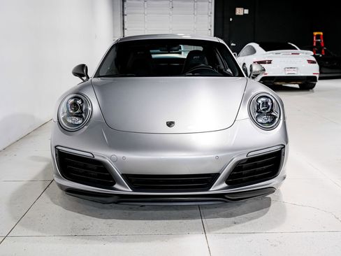 Used 2018 Porsche 911 Carrera T RWD image 5