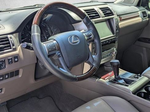 Used 2019 Lexus GX 460 Premium AWD/4WD image 9