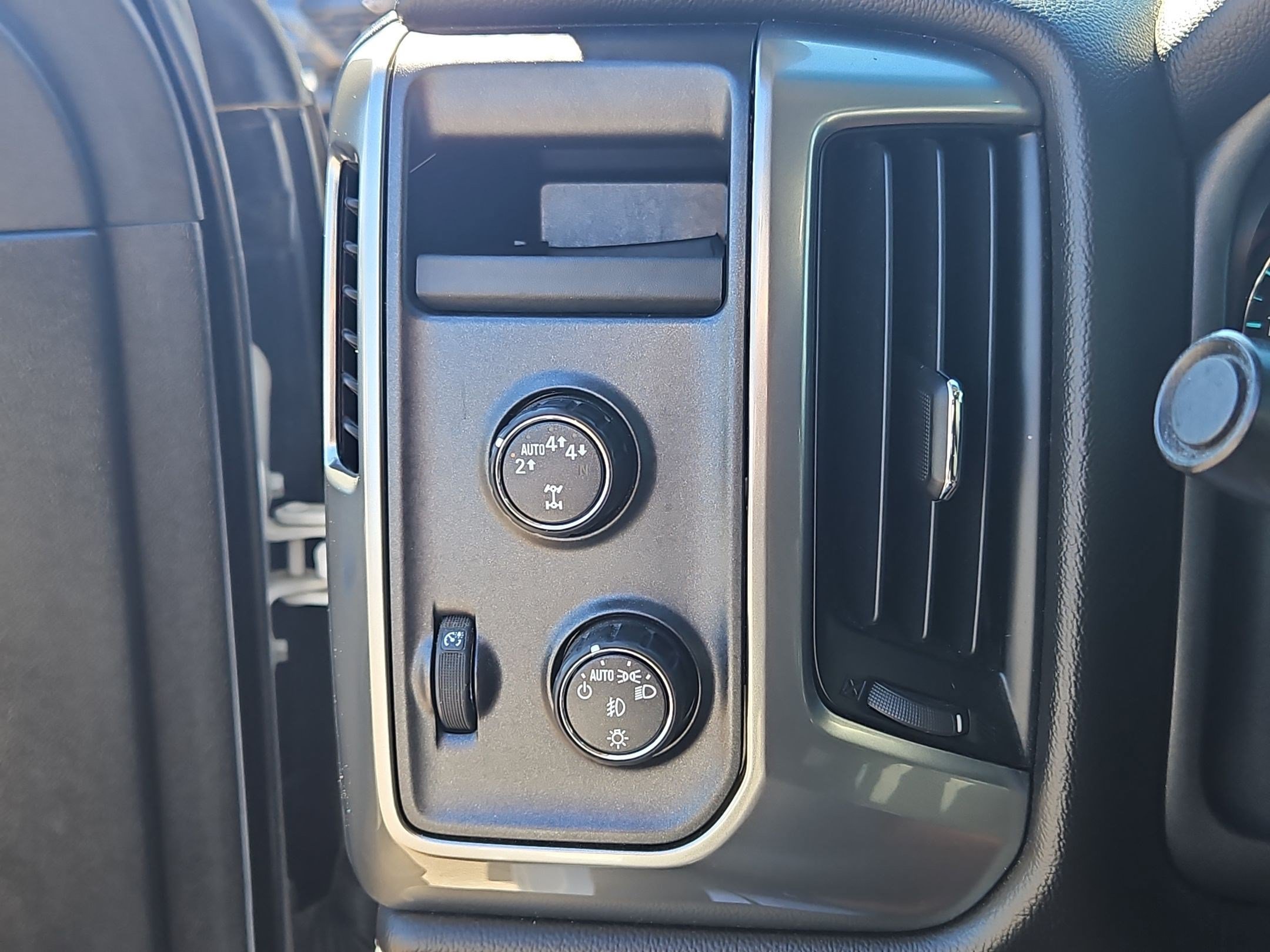Used 2017 Chevrolet Silverado 1500 LT w/ All Star Edition AWD/4WD image 23