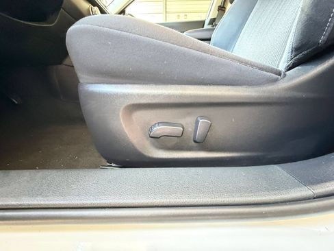 Used 2025 Nissan Altima 2.5 SV FWD image 22
