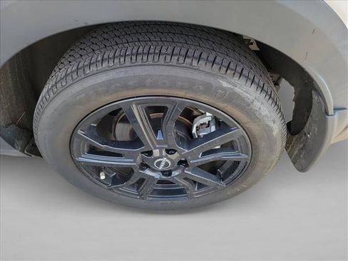 Used 2024 Nissan Kicks SV w/ Interior Electronics Package FWD image 12