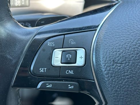 Used 2018 Volkswagen Passat 2.0T R-Line FWD image 23