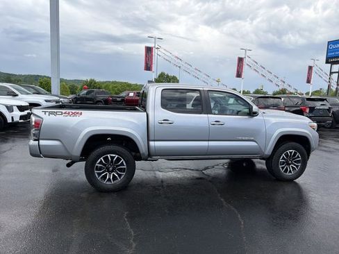 Used 2021 Toyota Tacoma TRD Sport AWD/4WD image 3