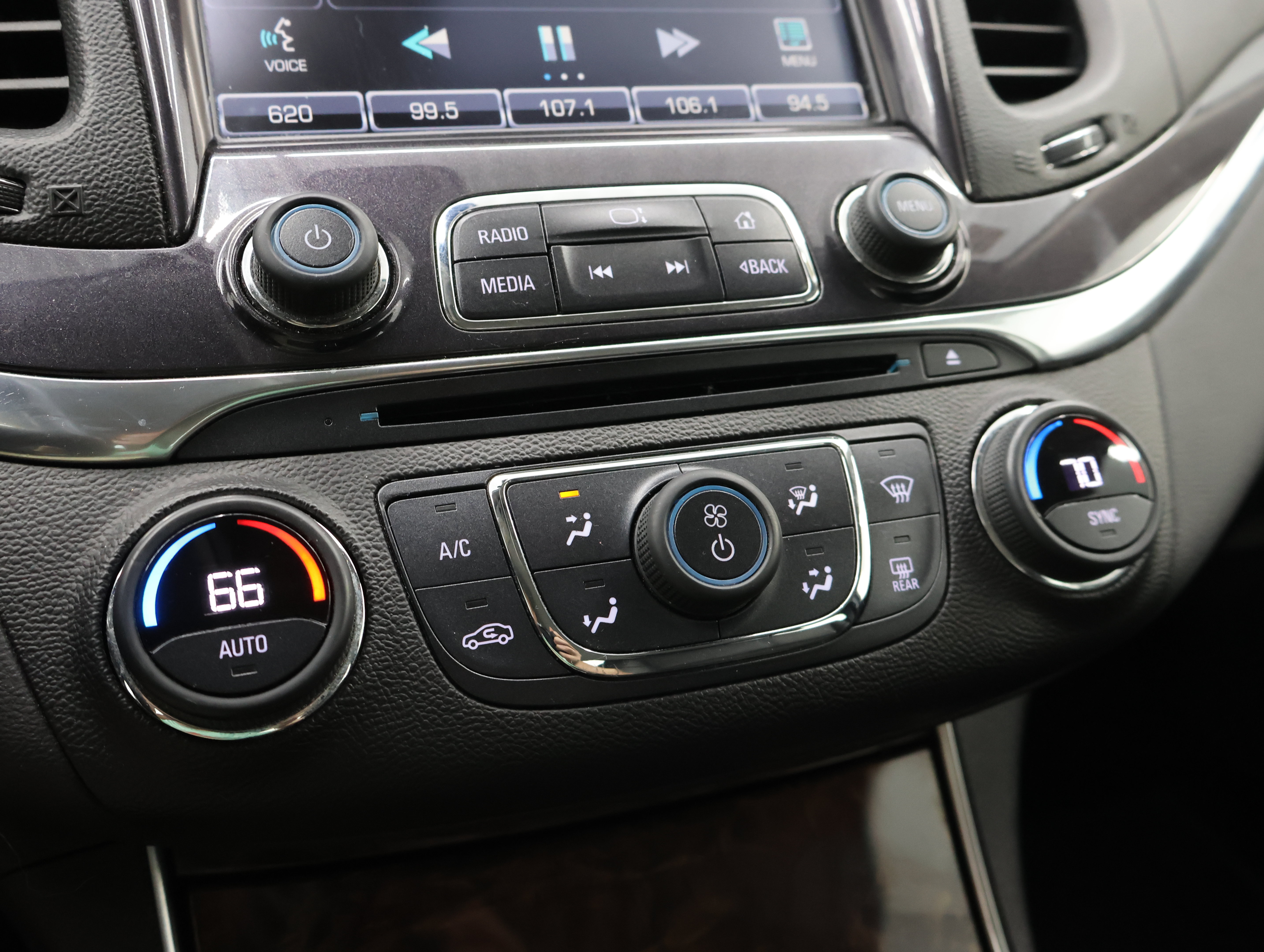 Used 2015 Chevrolet Impala LT w/ Convenience Package FWD image 42