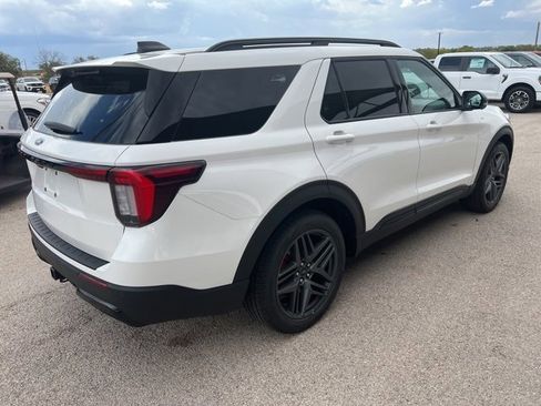 New 2025 Ford Explorer ST-Line w/ Premium Package image 8