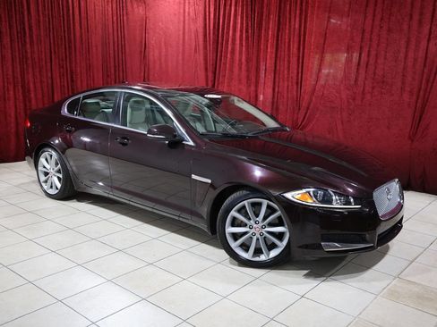 Used 2015 Jaguar XF Sport RWD image 2