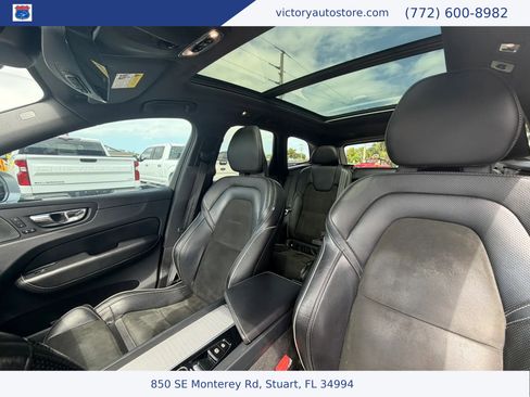 Used 2019 Volvo XC60 T5 R-Design image 15