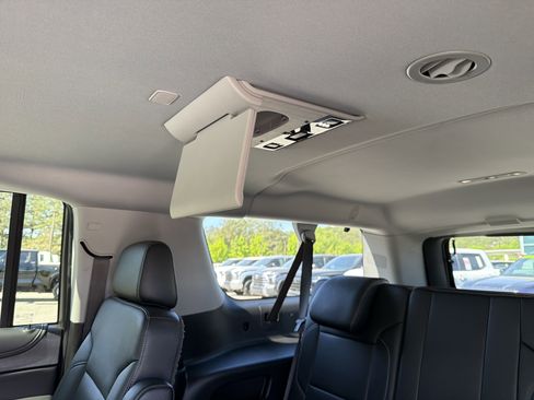 Used 2019 Chevrolet Suburban Premier image 39