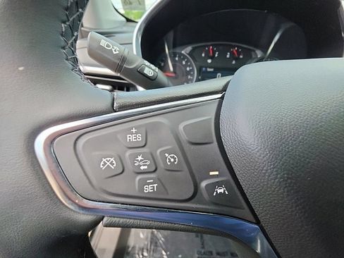 Used 2023 Chevrolet Equinox LT FWD image 11