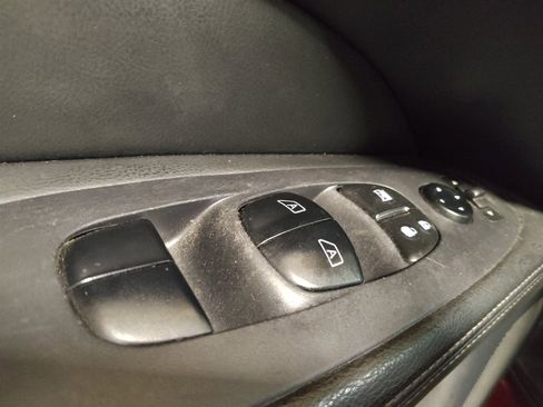 Used 2020 Nissan Pathfinder Platinum FWD image 27