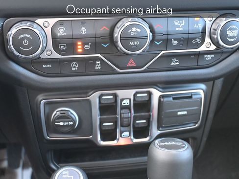 New 2025 Jeep Gladiator Sport image 21