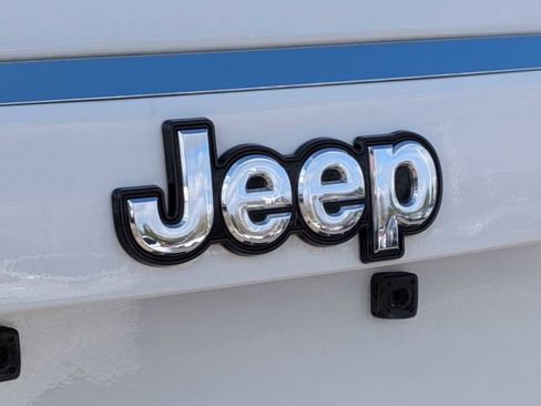 Used 2017 Jeep Compass High Altitude FWD image 12