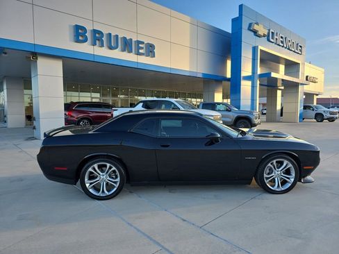 Used 2022 Dodge Challenger R/T image 16