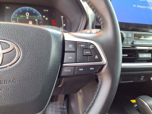 Certified 2025 Toyota Grand Highlander FWD image 11