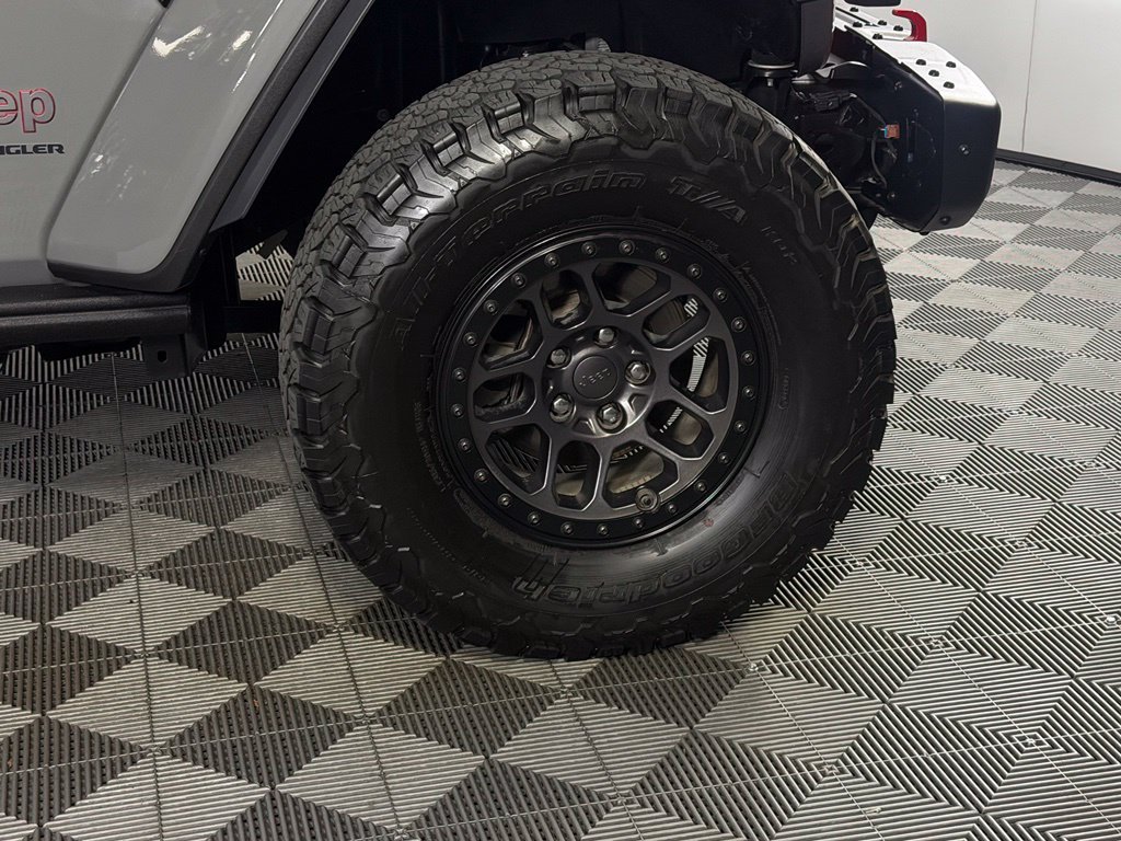 Used 2023 Jeep Wrangler Unlimited Rubicon w/ Xtreme 35 Tire Package AWD/4WD image 11