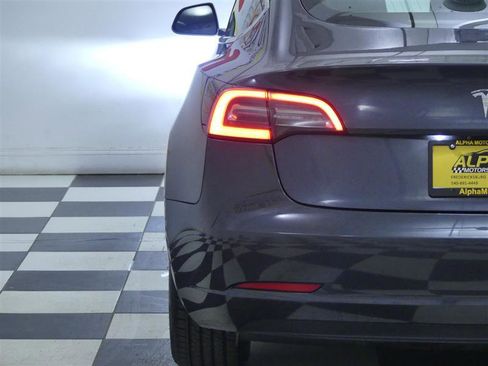 Used 2019 Tesla Model 3 Standard Range Plus image 27