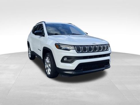 Used 2022 Jeep Compass Latitude w/ Sun and Sound Group image 7
