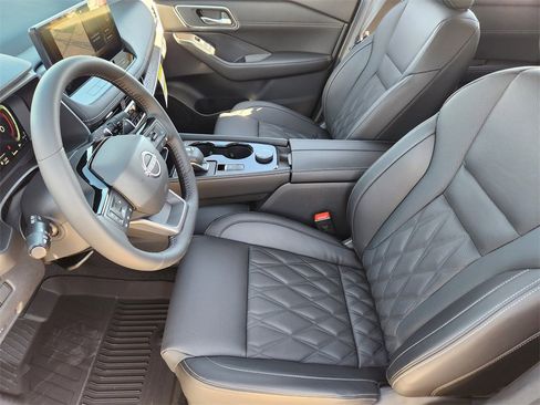 New 2026 Nissan Rogue Platinum image 9