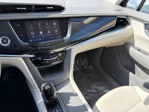Used 2020 Cadillac XT6 Premium Luxury w/ LPO, Floor Liner Package image 29