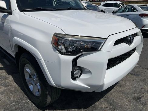 Used 2018 Toyota 4Runner SR5 RWD image 79