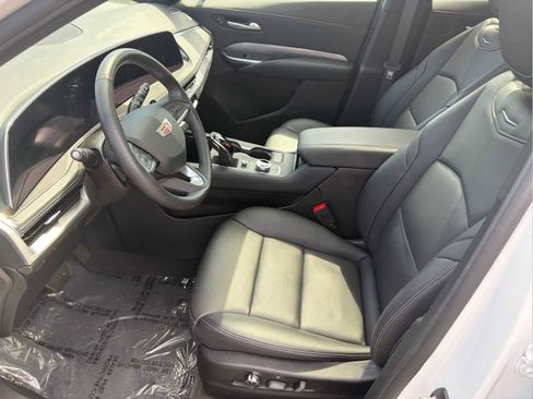Used 2024 Cadillac XT4 Premium Luxury AWD/4WD image 7