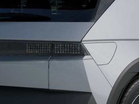 New 2026 Hyundai Ioniq 5 SEL RWD image 10