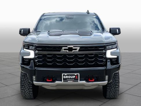 Used 2024 Chevrolet Silverado 1500 ZR2 w/ Technology Package AWD/4WD image 4