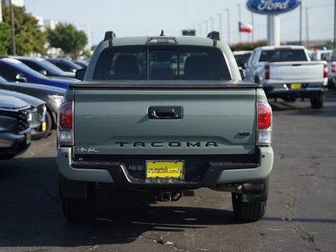 Used 2023 Toyota Tacoma TRD Sport w/ Technology Package RWD image 7