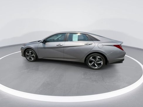Used 2023 Hyundai Elantra Limited FWD image 5