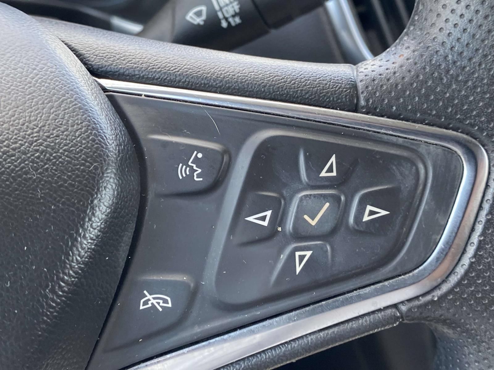 Used 2024 Chevrolet Equinox LT FWD image 23