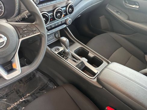 Used 2025 Nissan Sentra SV FWD image 38