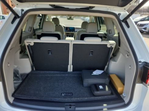 New 2026 Volkswagen Atlas SEL Premium R-Line image 10