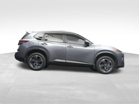 Used 2025 Nissan Rogue SV w/ SV Premium Package FWD image 15