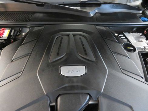 Used 2019 Porsche Cayenne image 49