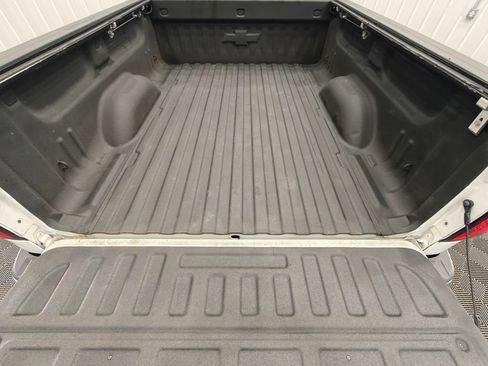 Used 2018 Chevrolet Silverado 1500 LT w/ Trailering Package AWD/4WD image 19