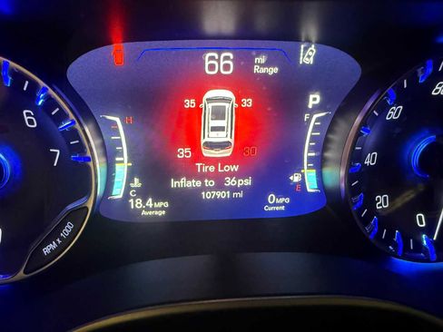 Used 2022 Chrysler Pacifica Touring-L FWD image 33