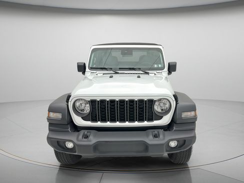 Used 2024 Jeep Wrangler Sport AWD/4WD image 2