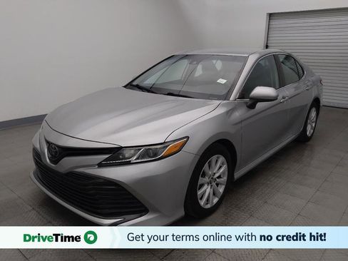 Used 2019 Toyota Camry LE image 1