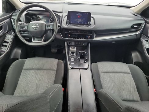Used 2025 Nissan Rogue SV FWD image 11
