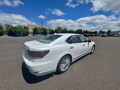 Used 2017 Lexus LS 460 AWD w/ Comfort Package image 4