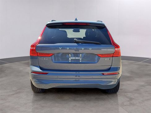 Used 2023 Volvo XC60 B5 Core image 5
