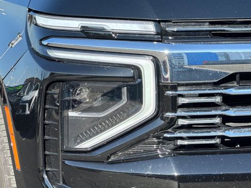 Used 2025 Chevrolet Suburban Premier image 42