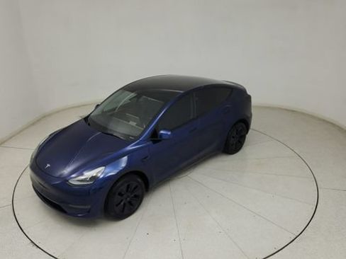 Used 2025 Tesla Model Y Long Range RWD image 23